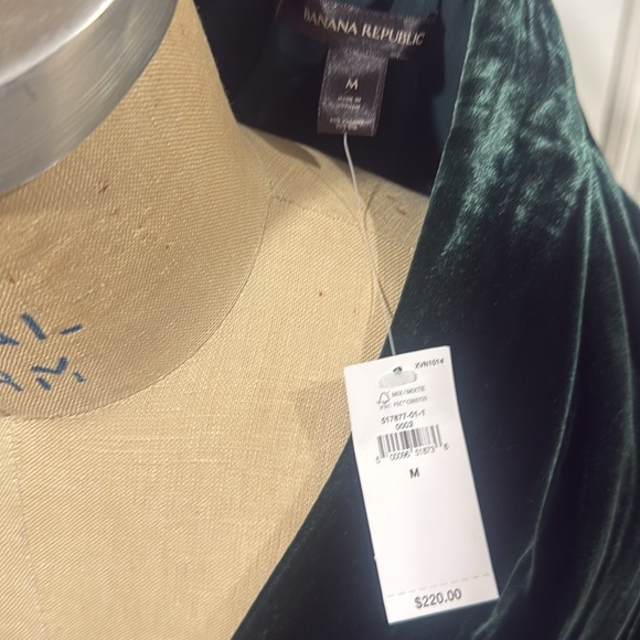 NWT Banana Republic Emerald wrap dress perfect for any celebration. - Picture 6 of 7